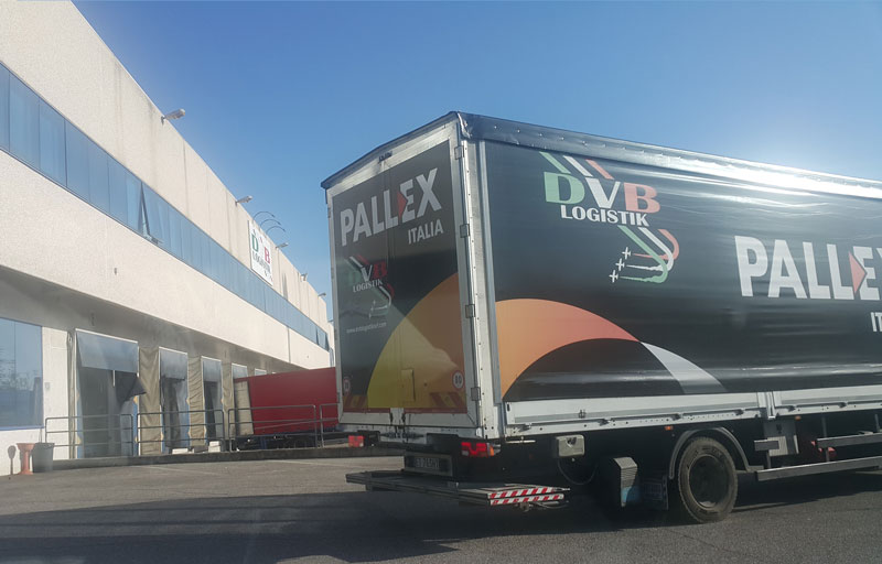 DVB Logistik furgone - motrice al carico